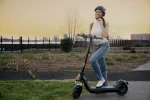 NIU KQi 300P - Hochwertiger Elektro-Scooter für nachhaltige Mobilität - Image 4